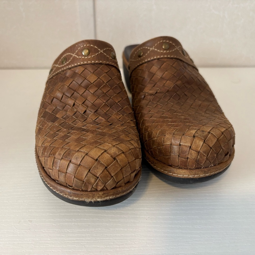 ECCO | Women's Tan Woven Leather Mules | Size 7.5 - Picture 2 of 5